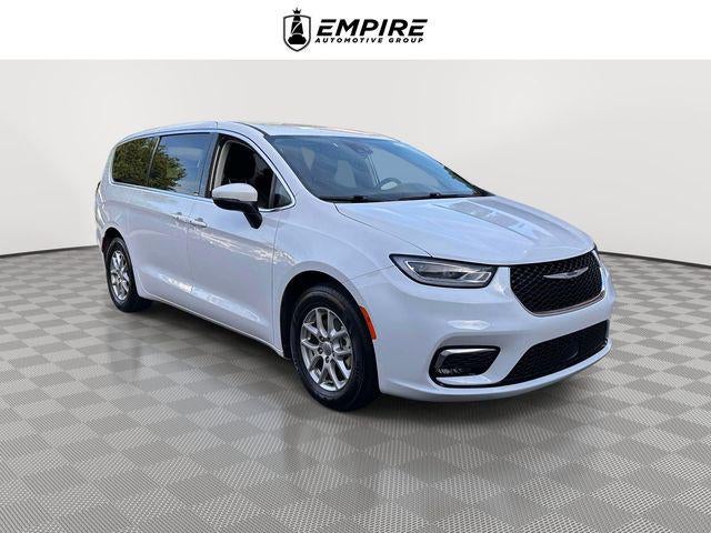 2023 Chrysler Pacifica Touring L in Bright White Clearcoat — front three-quarter view