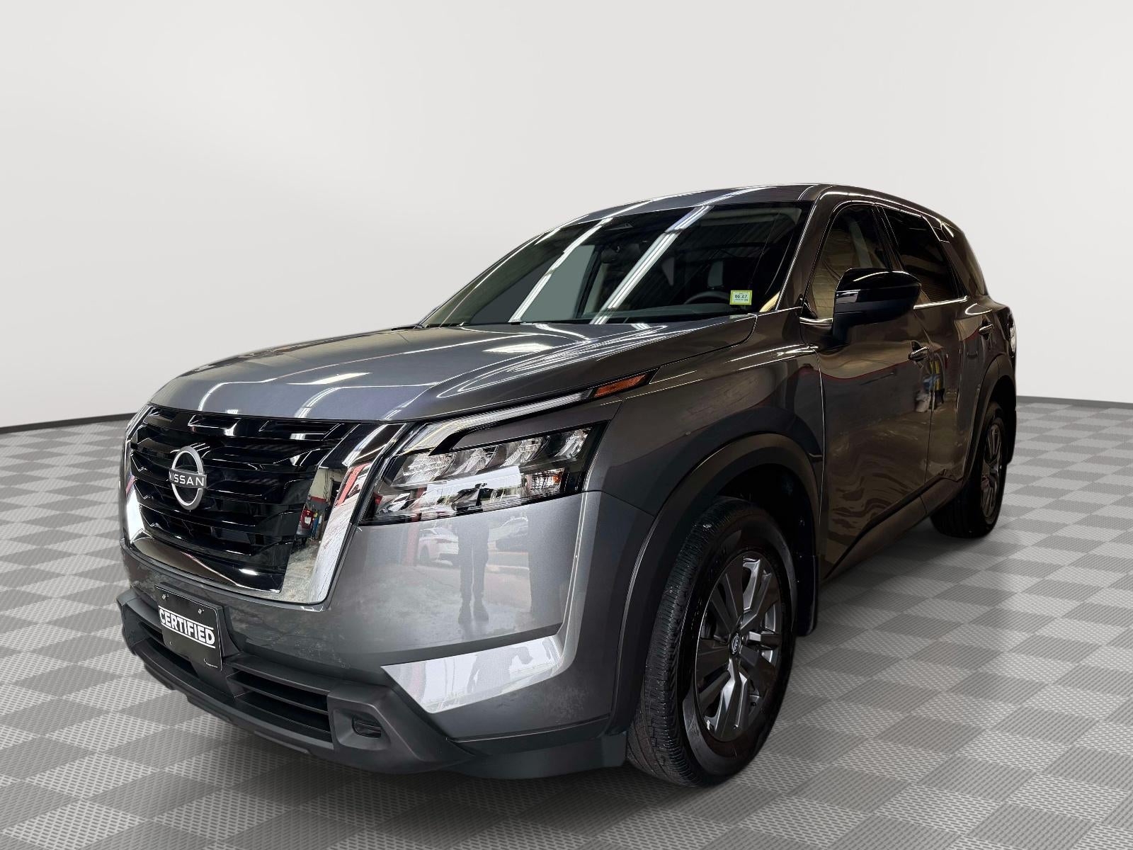 2025 Nissan Pathfinder — rear three-quarter view