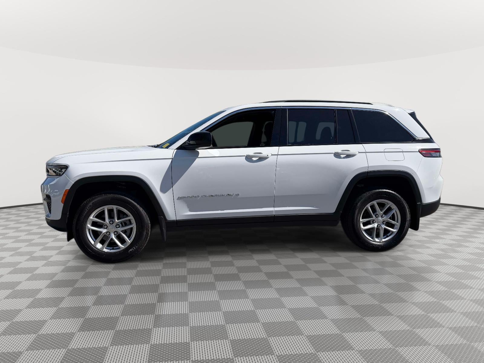2025 Jeep Grand Cherokee — detail view