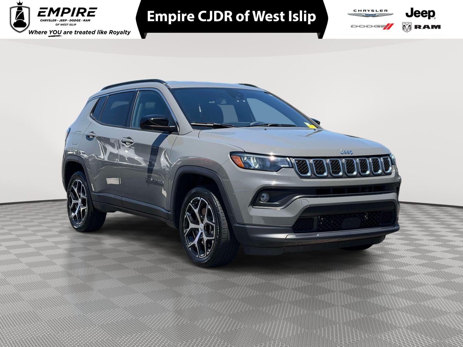 2024 Jeep Compass Latitude 4x4 in Sting-Gray Clearcoat — front three-quarter view