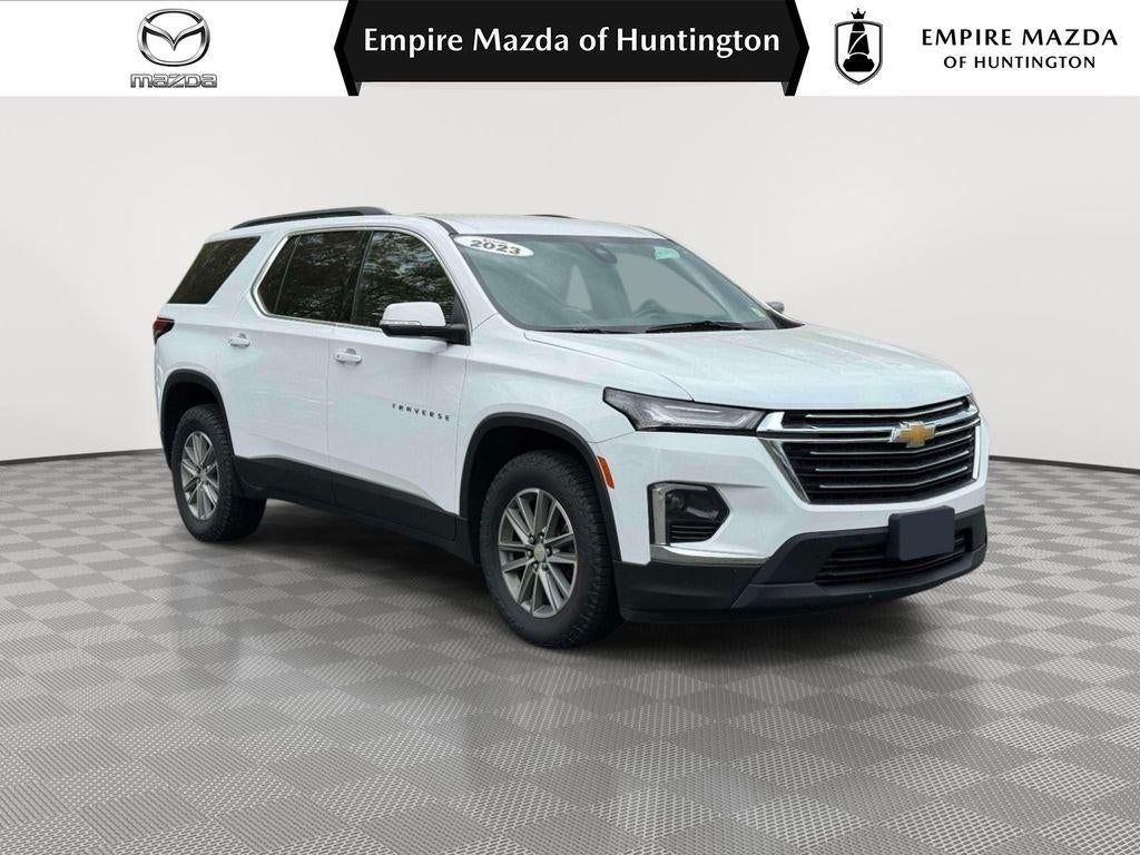 2023 Chevrolet Traverse AWD LT Cloth in Summit White — front three-quarter view